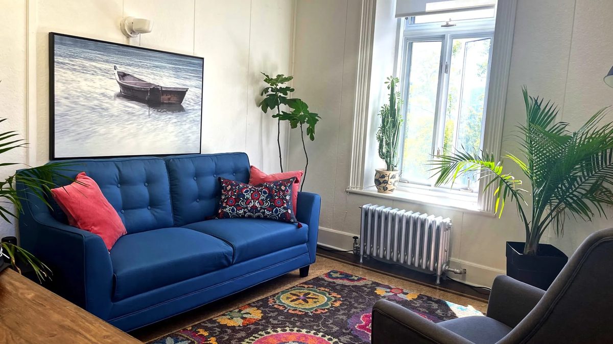 Bureau de Chantale Lemieux — espace thérapeutique chaleureux